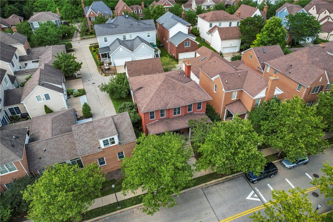 Pittsburgh, Pennsylvania, 15217, United States, 4 Bedrooms Bedrooms, ,4 BathroomsBathrooms,Residential,Active,1899201
