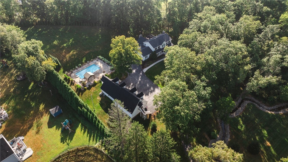 Valencia, Pennsylvania, 16059, United States, 4 Bedrooms Bedrooms, ,4 BathroomsBathrooms,Residential,Active,1922744