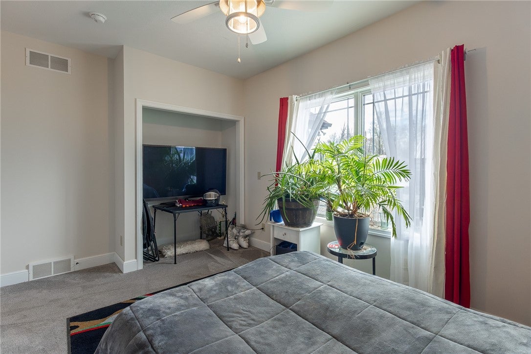 Mercer, Pennsylvania, 16137, United States, 3 Bedrooms Bedrooms, ,4 BathroomsBathrooms,Residential,Active,2040220