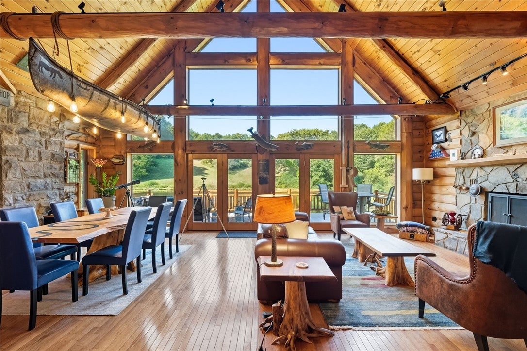 Emlenton, Pennsylvania, 16373, United States, 3 Bedrooms Bedrooms, ,3 BathroomsBathrooms,Residential,Active,1945255