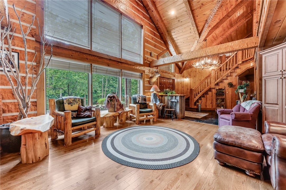 Waynesburg, Pennsylvania, 15370, United States, 5 Bedrooms Bedrooms, ,5 BathroomsBathrooms,Residential,Active,1971790