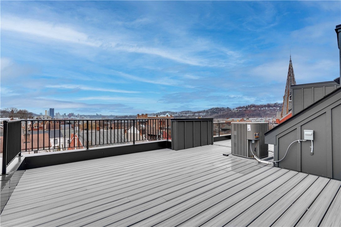 Lawrenceville, Pennsylvania, 15201, United States, 4 Bedrooms Bedrooms, ,5 BathroomsBathrooms,Residential,Active,1824528