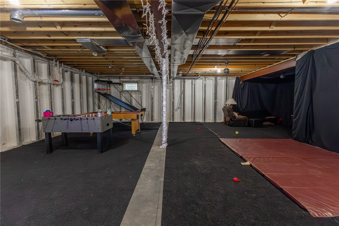 Mercer, Pennsylvania, 16137, United States, 3 Bedrooms Bedrooms, ,4 BathroomsBathrooms,Residential,Active,2040220