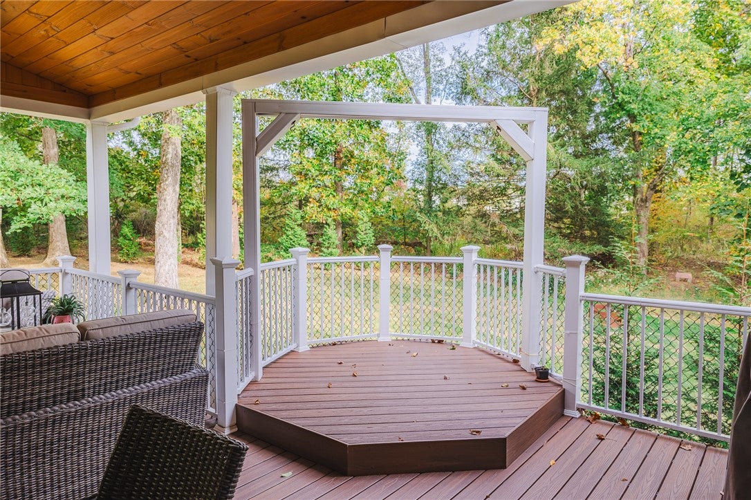 Valencia, Pennsylvania, 16059, United States, 4 Bedrooms Bedrooms, ,4 BathroomsBathrooms,Residential,Active,1922744