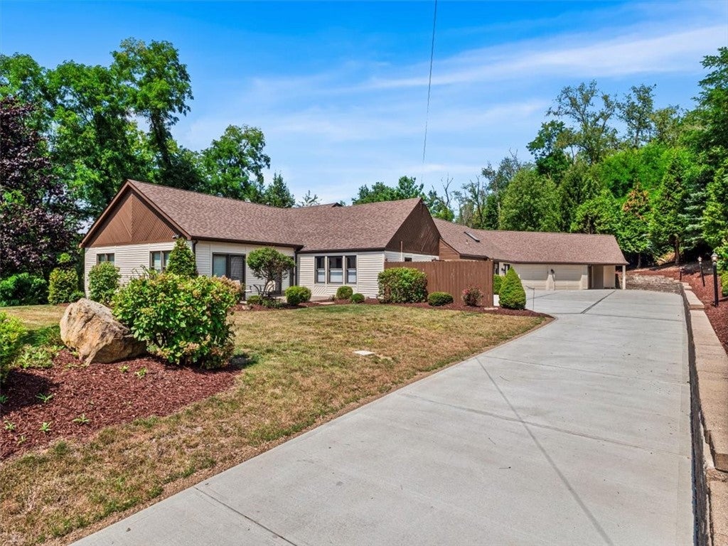 Pittsburgh, Pennsylvania, 15241, United States, 4 Bedrooms Bedrooms, ,5 BathroomsBathrooms,Residential,Active,1926915