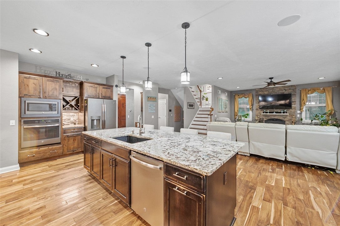 Murrysville, Pennsylvania, 15668, United States, 4 Bedrooms Bedrooms, ,5 BathroomsBathrooms,Residential,Active,1899900