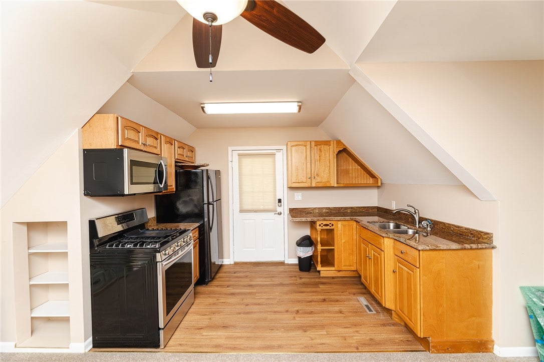 Valencia, Pennsylvania, 16059, United States, 4 Bedrooms Bedrooms, ,4 BathroomsBathrooms,Residential,Active,1922744