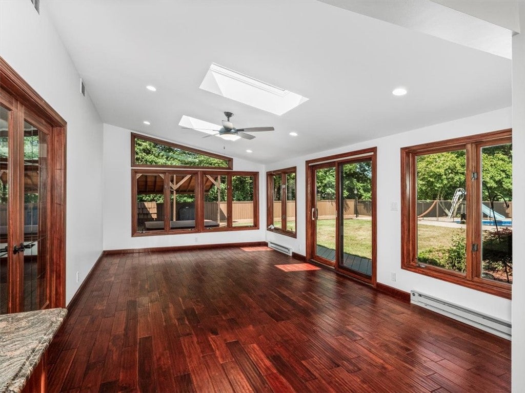 Pittsburgh, Pennsylvania, 15241, United States, 4 Bedrooms Bedrooms, ,5 BathroomsBathrooms,Residential,Active,1926915