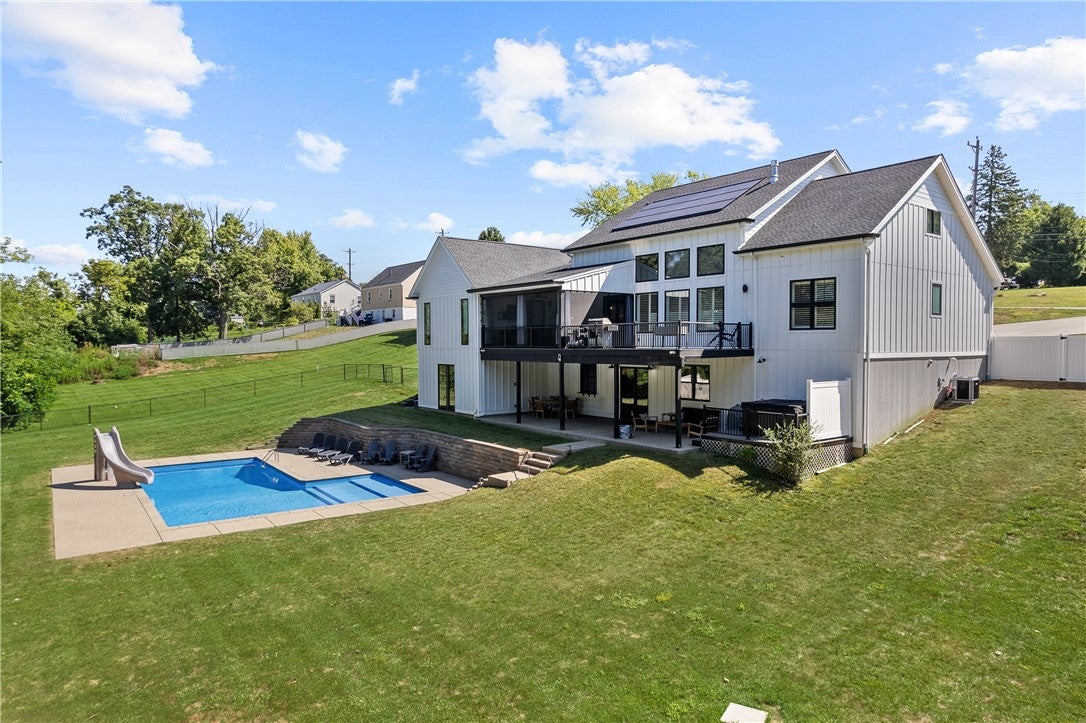Carnegie, Pennsylvania, 15106, United States, 8 Bedrooms Bedrooms, ,6 BathroomsBathrooms,Residential,Active,1920247