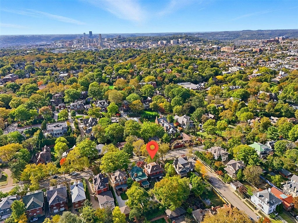 Pittsburgh, Pennsylvania, 15217, United States, 4 Bedrooms Bedrooms, ,3 BathroomsBathrooms,Residential,Active,1969666