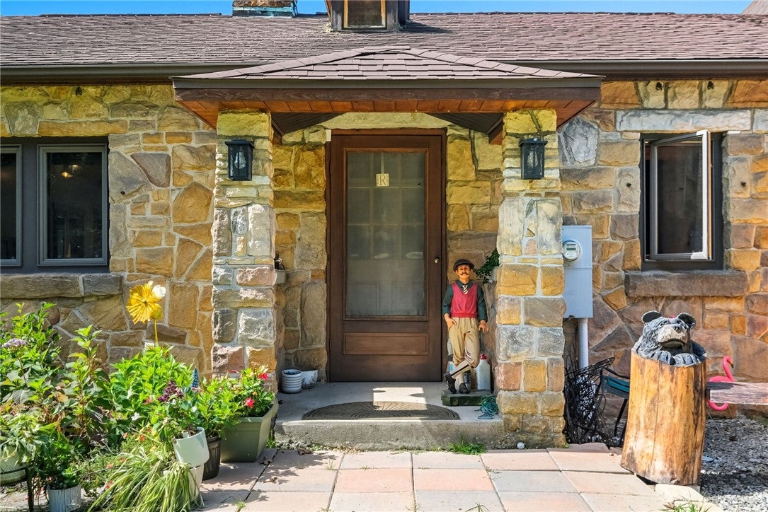 Emlenton, Pennsylvania, 16373, United States, 3 Bedrooms Bedrooms, ,3 BathroomsBathrooms,Residential,Active,1945255