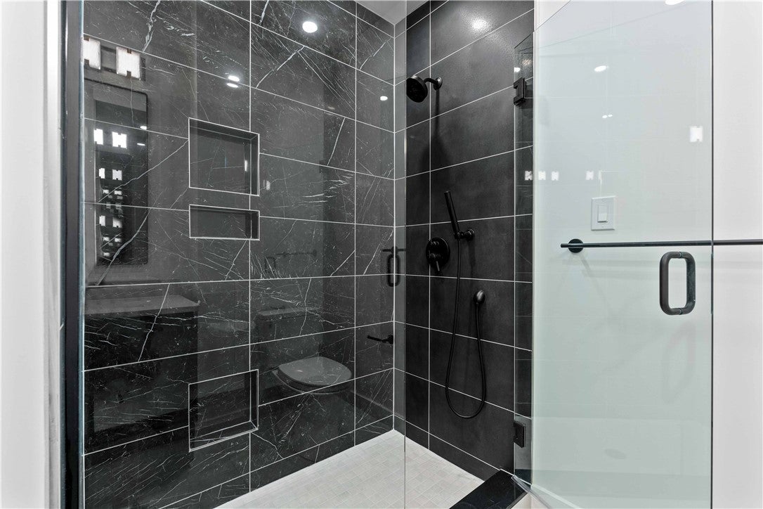 Lawrenceville, Pennsylvania, 15201, United States, 4 Bedrooms Bedrooms, ,5 BathroomsBathrooms,Residential,Active,1824528