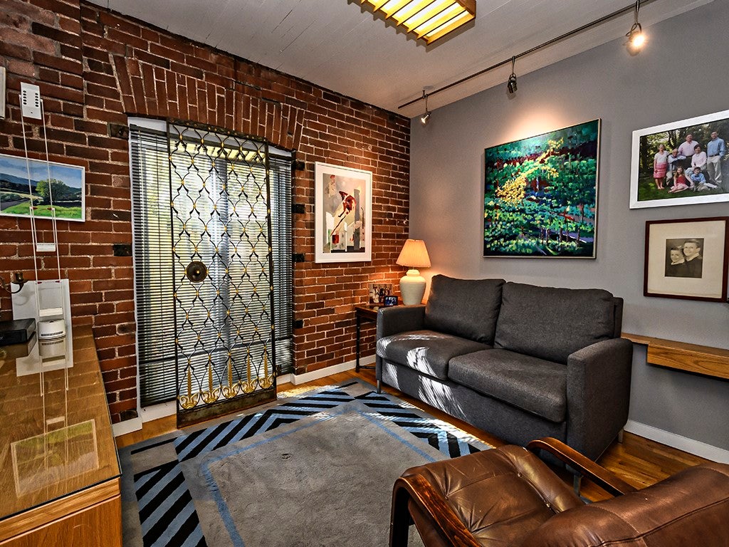 Pittsburgh, Pennsylvania, 15232, United States, 3 Bedrooms Bedrooms, ,2 BathroomsBathrooms,Residential,Active,1905131