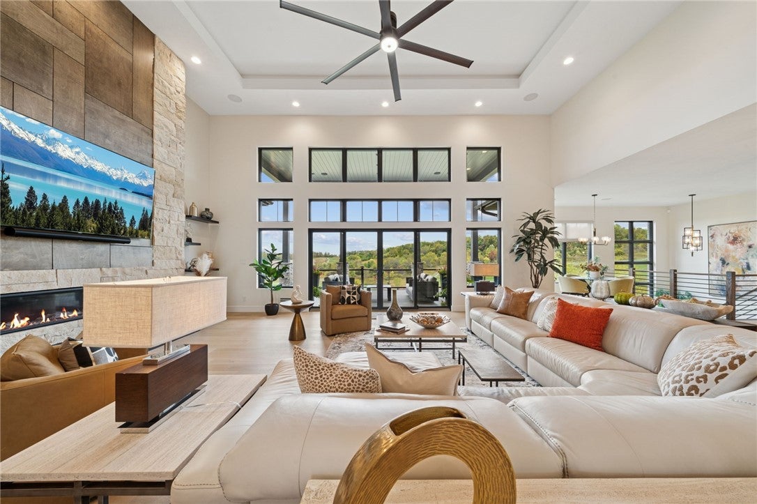 Greensburg, Pennsylvania, 15601, United States, 4 Bedrooms Bedrooms, ,5 BathroomsBathrooms,Residential,Active,1988789