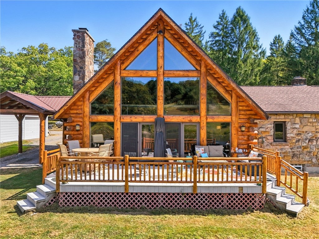 Emlenton, Pennsylvania, 16373, United States, 3 Bedrooms Bedrooms, ,3 BathroomsBathrooms,Residential,Active,1945255