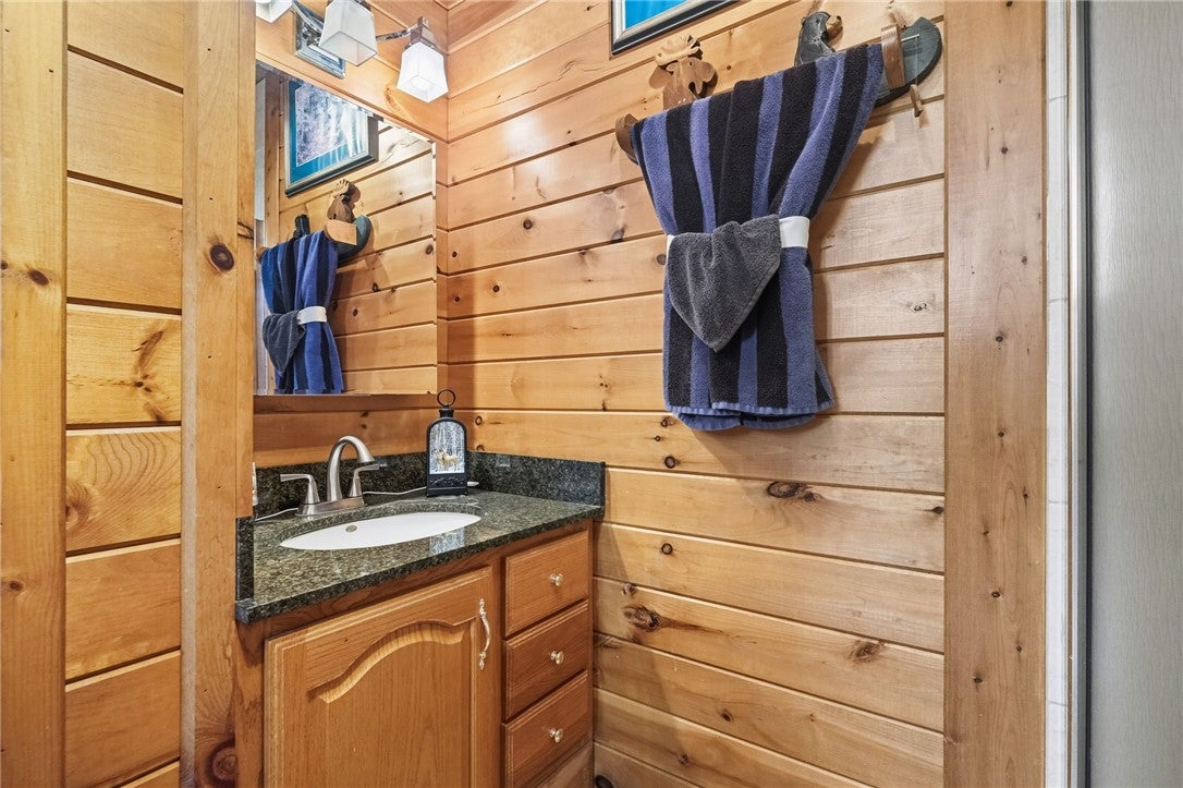 Emlenton, Pennsylvania, 16373, United States, 3 Bedrooms Bedrooms, ,3 BathroomsBathrooms,Residential,Active,1945255