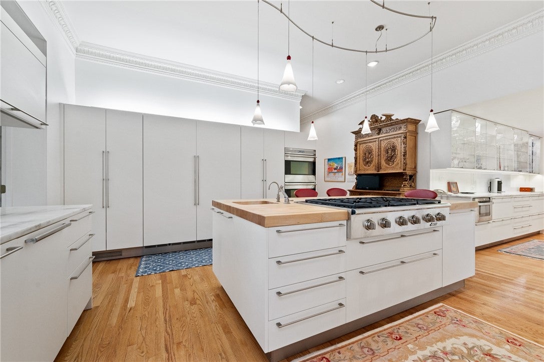 Pittsburgh, Pennsylvania, 15232, United States, 8 Bedrooms Bedrooms, ,6 BathroomsBathrooms,Residential,Active,1973278