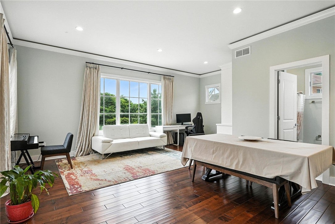 Pittsburgh, Pennsylvania, 15217, United States, 4 Bedrooms Bedrooms, ,5 BathroomsBathrooms,Residential,Active,1936146