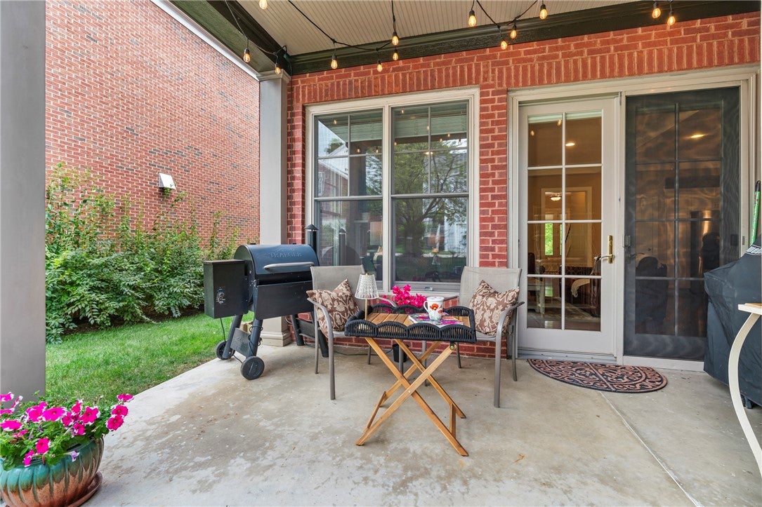 Pittsburgh, Pennsylvania, 15217, United States, 4 Bedrooms Bedrooms, ,4 BathroomsBathrooms,Residential,Active,1899201