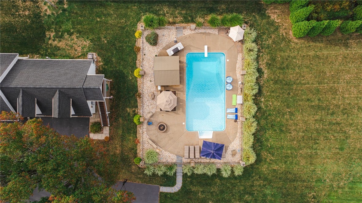 Valencia, Pennsylvania, 16059, United States, 4 Bedrooms Bedrooms, ,4 BathroomsBathrooms,Residential,Active,2011196