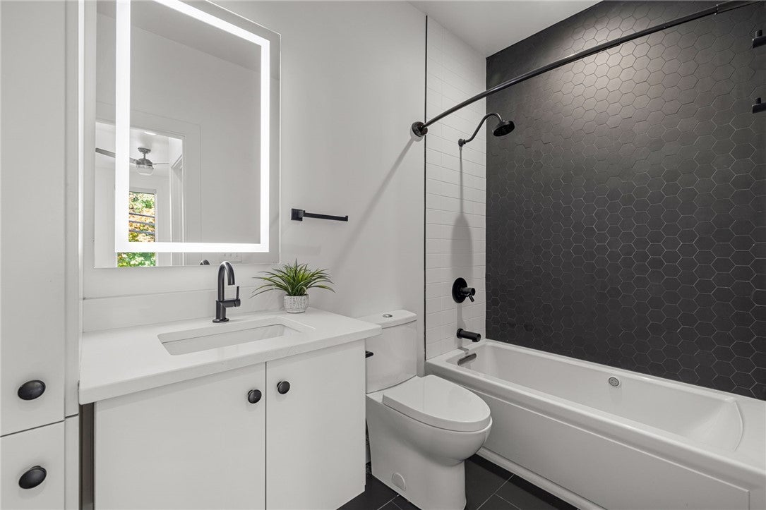 Pittsburgh, Pennsylvania, 15201, United States, 3 Bedrooms Bedrooms, ,4 BathroomsBathrooms,Residential,Active,1968384