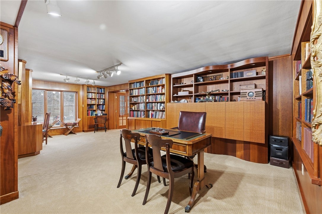 Pittsburgh, Pennsylvania, 15238, United States, 4 Bedrooms Bedrooms, ,4 BathroomsBathrooms,Residential,Active,1853348