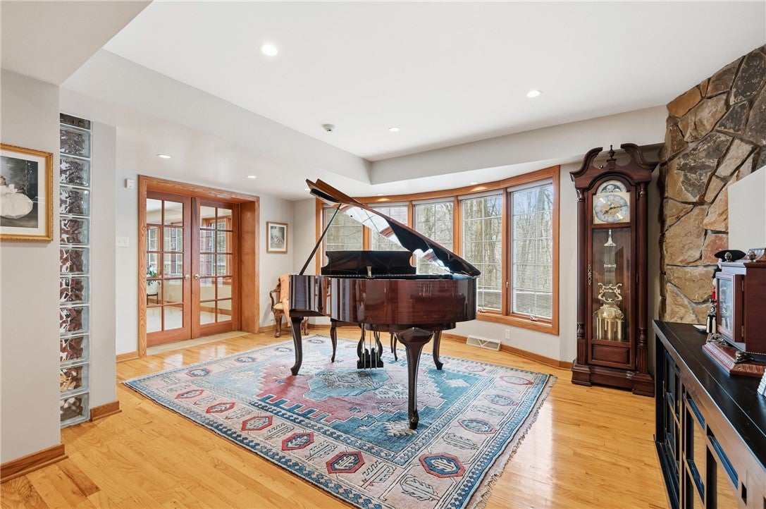 Pittsburgh, Pennsylvania, 15238, United States, 4 Bedrooms Bedrooms, ,4 BathroomsBathrooms,Residential,Active,1853348