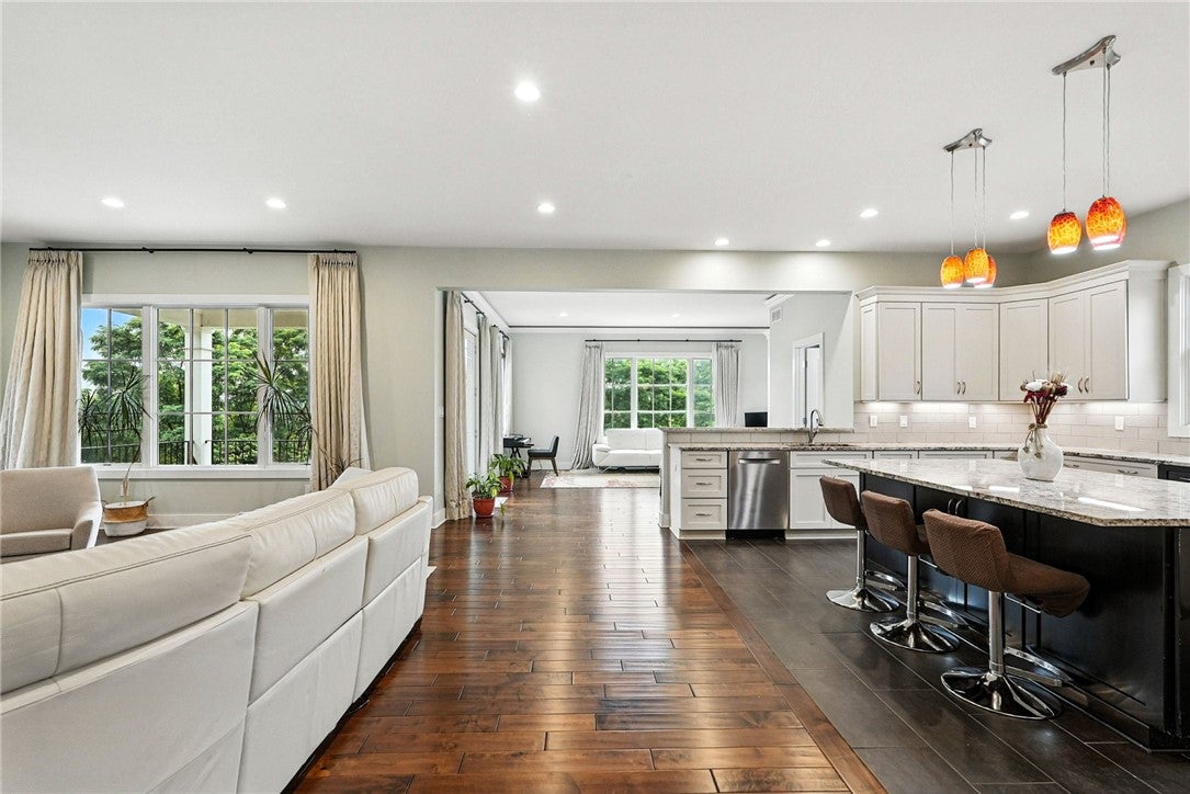 Pittsburgh, Pennsylvania, 15217, United States, 4 Bedrooms Bedrooms, ,5 BathroomsBathrooms,Residential,Active,1936146