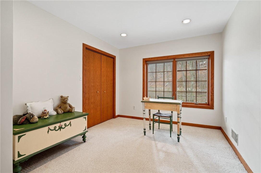 Pittsburgh, Pennsylvania, 15238, United States, 4 Bedrooms Bedrooms, ,4 BathroomsBathrooms,Residential,Active,1853348