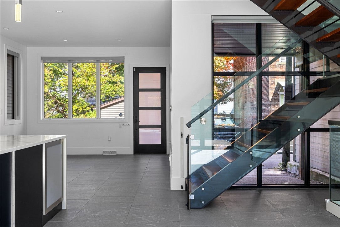 Pittsburgh, Pennsylvania, 15201, United States, 3 Bedrooms Bedrooms, ,4 BathroomsBathrooms,Residential,Active,1968384