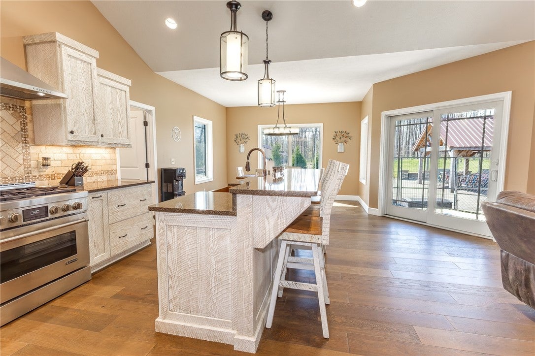 Mercer, Pennsylvania, 16137, United States, 3 Bedrooms Bedrooms, ,4 BathroomsBathrooms,Residential,Active,2040220