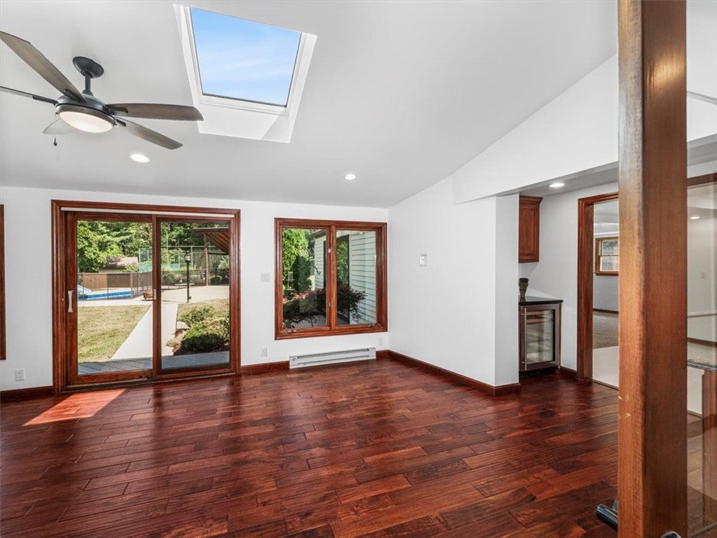 Pittsburgh, Pennsylvania, 15241, United States, 4 Bedrooms Bedrooms, ,5 BathroomsBathrooms,Residential,Active,1926915