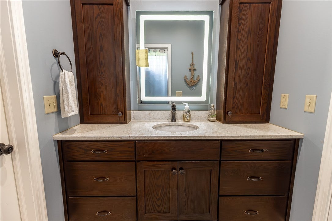 Mercer, Pennsylvania, 16137, United States, 3 Bedrooms Bedrooms, ,4 BathroomsBathrooms,Residential,Active,2040220