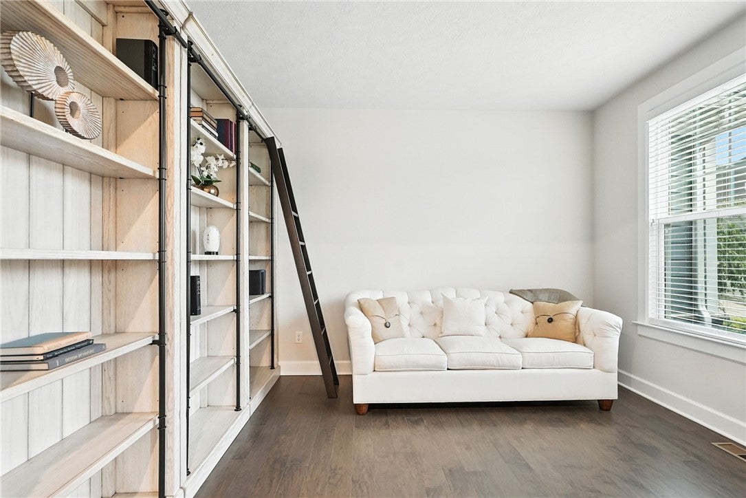 Wexford, Pennsylvania, 15090, United States, 4 Bedrooms Bedrooms, ,5 BathroomsBathrooms,Residential,Active,1934785