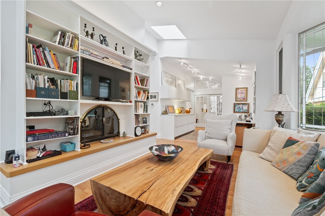 Pittsburgh, Pennsylvania, 15232, United States, 8 Bedrooms Bedrooms, ,6 BathroomsBathrooms,Residential,Active,1973278