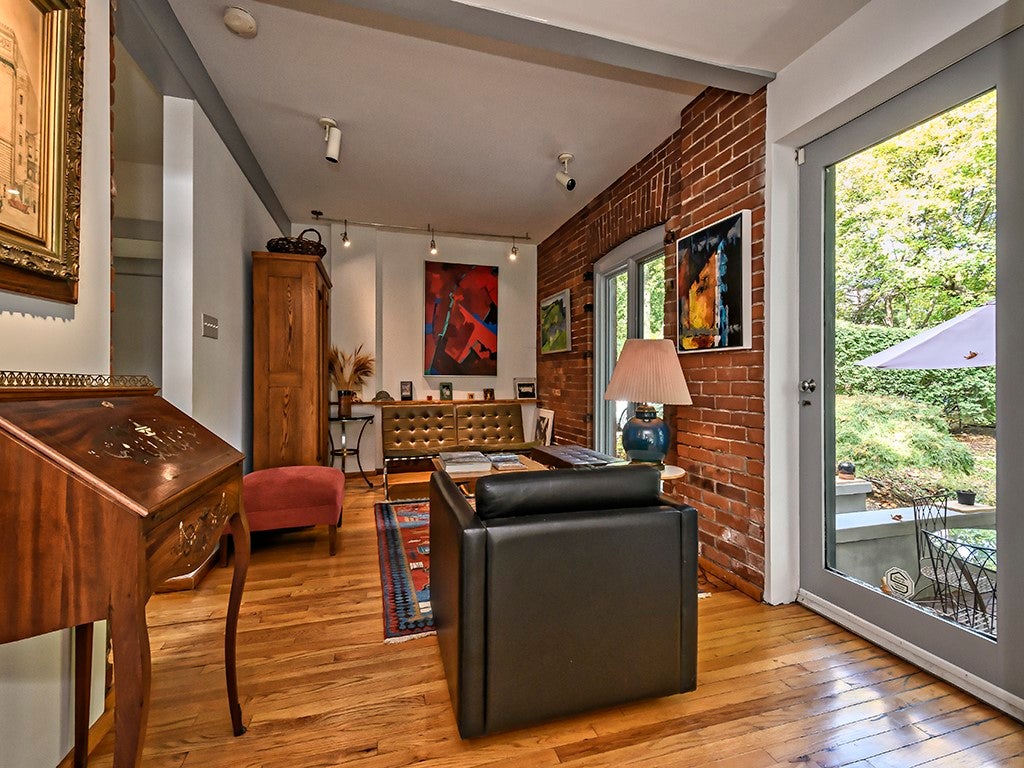 Pittsburgh, Pennsylvania, 15232, United States, 3 Bedrooms Bedrooms, ,2 BathroomsBathrooms,Residential,Active,1905131