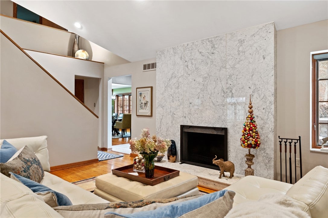 Pittsburgh, Pennsylvania, 15238, United States, 4 Bedrooms Bedrooms, ,4 BathroomsBathrooms,Residential,Active,1853348