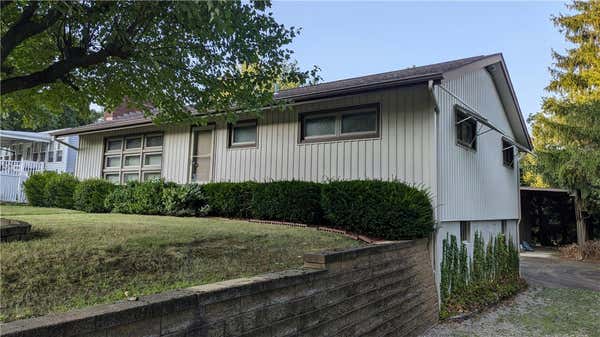 4312 W 7TH AVE, BEAVER FALLS, PA 15010, photo 5 of 32