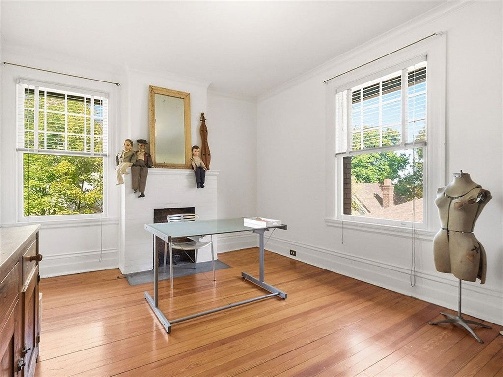 Pittsburgh, Pennsylvania, 15217, United States, 4 Bedrooms Bedrooms, ,3 BathroomsBathrooms,Residential,Active,1969666