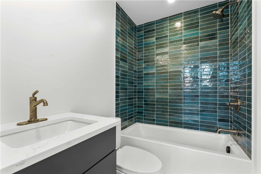 Pittsburgh, Pennsylvania, 15201, United States, 4 Bedrooms Bedrooms, ,5 BathroomsBathrooms,Residential,Active,1825068