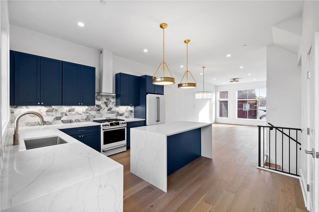 Pittsburgh, Pennsylvania, 15201, United States, 4 Bedrooms Bedrooms, ,5 BathroomsBathrooms,Residential,Active,1825068