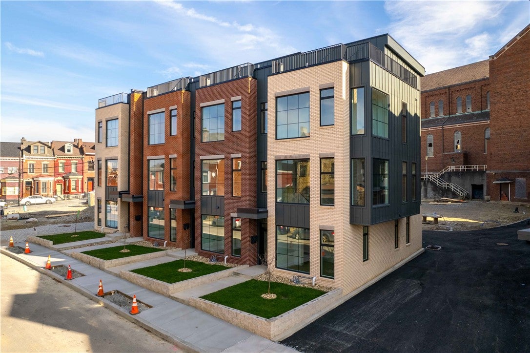 Pittsburgh, Pennsylvania, 15201, United States, 4 Bedrooms Bedrooms, ,5 BathroomsBathrooms,Residential,Active,1825068