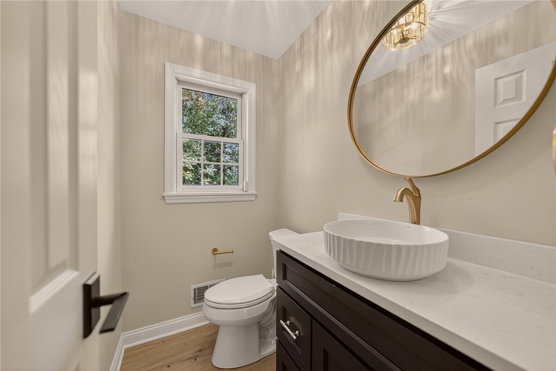 Canonsburg, Pennsylvania, 15317, United States, 5 Bedrooms Bedrooms, ,5 BathroomsBathrooms,Residential,Active,2009822