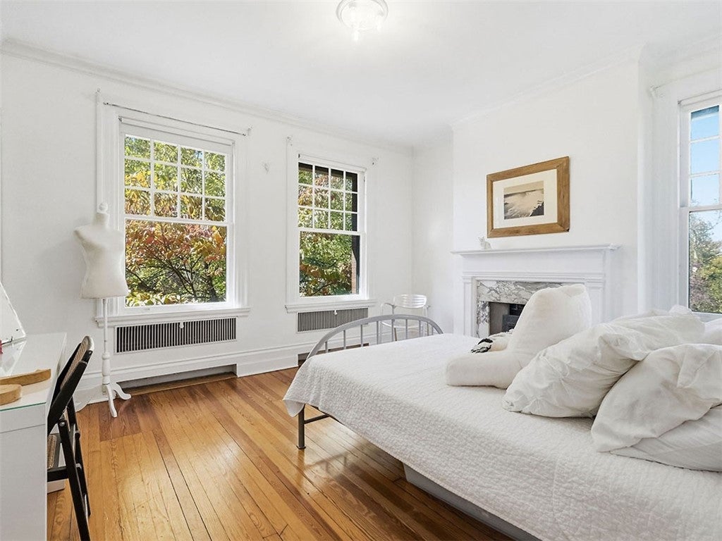 Pittsburgh, Pennsylvania, 15217, United States, 4 Bedrooms Bedrooms, ,3 BathroomsBathrooms,Residential,Active,1969666