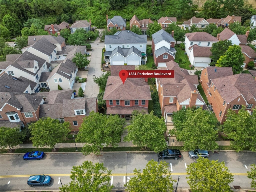 Pittsburgh, Pennsylvania, 15217, United States, 4 Bedrooms Bedrooms, ,4 BathroomsBathrooms,Residential,Active,1899201