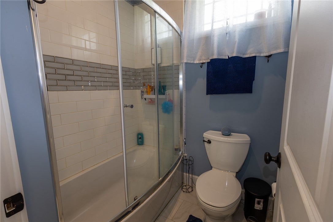 Mercer, Pennsylvania, 16137, United States, 3 Bedrooms Bedrooms, ,4 BathroomsBathrooms,Residential,Active,2040220