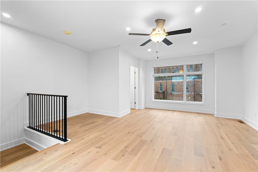 Pittsburgh, Pennsylvania, 15201, United States, 4 Bedrooms Bedrooms, ,5 BathroomsBathrooms,Residential,Active,1825068