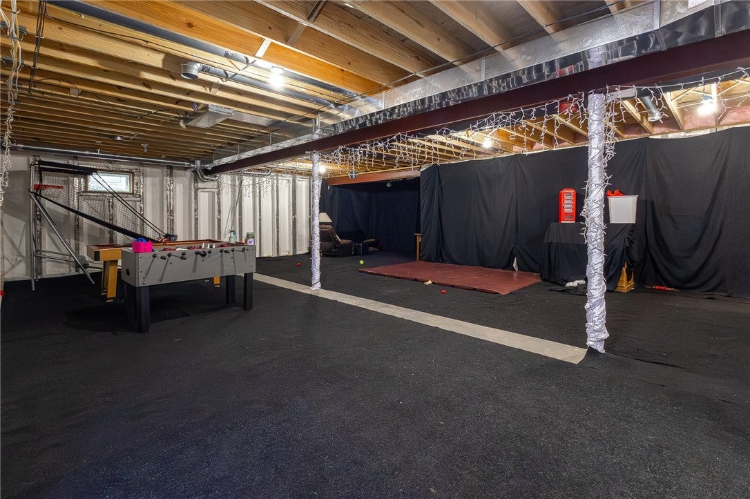 Mercer, Pennsylvania, 16137, United States, 3 Bedrooms Bedrooms, ,4 BathroomsBathrooms,Residential,Active,2040220