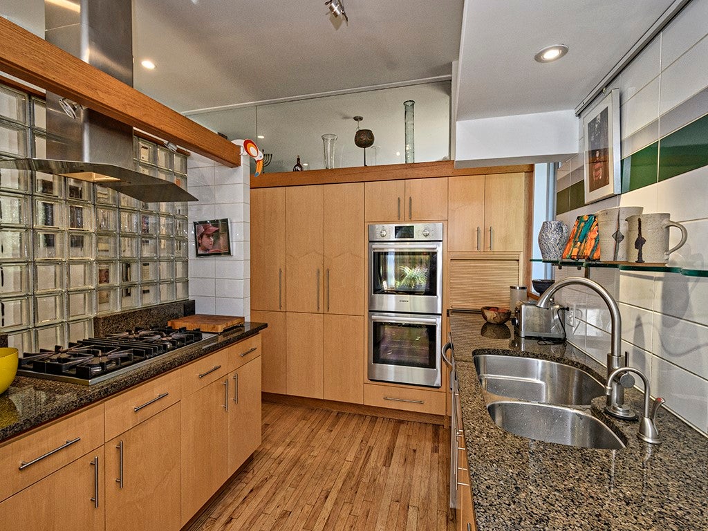 Pittsburgh, Pennsylvania, 15232, United States, 3 Bedrooms Bedrooms, ,2 BathroomsBathrooms,Residential,Active,1905131