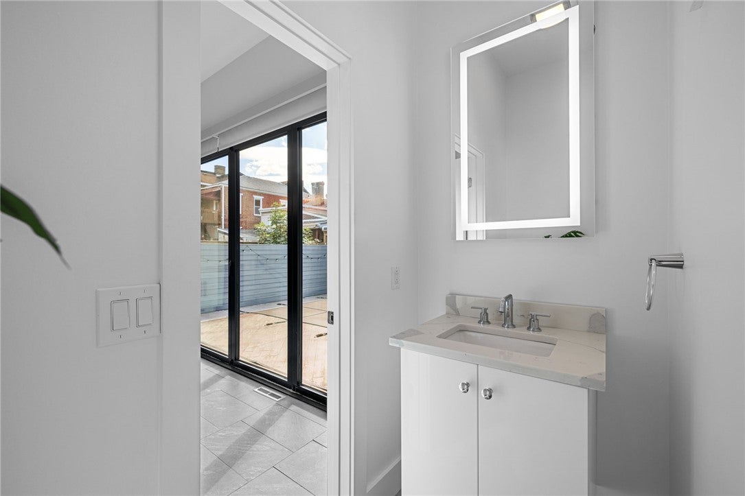 Pittsburgh, Pennsylvania, 15201, United States, 3 Bedrooms Bedrooms, ,4 BathroomsBathrooms,Residential,Active,1968384